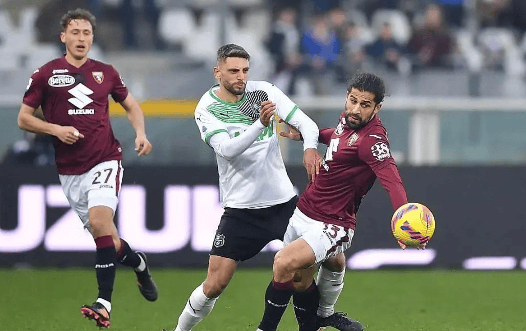 AC米兰主场大胜萨索洛，卫冕冠军表现出色的简单介绍