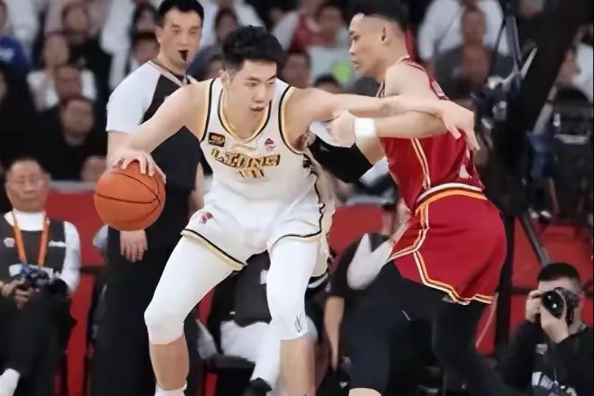 山东队客场击败福建男篮，终结两连败