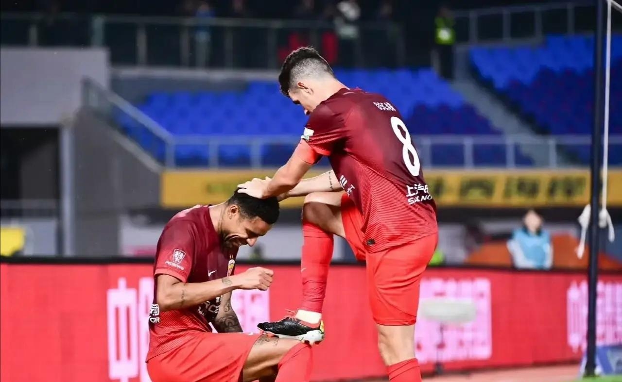 开云平台-关于中后卫传射破门，帮助球队逼平强敌的信息